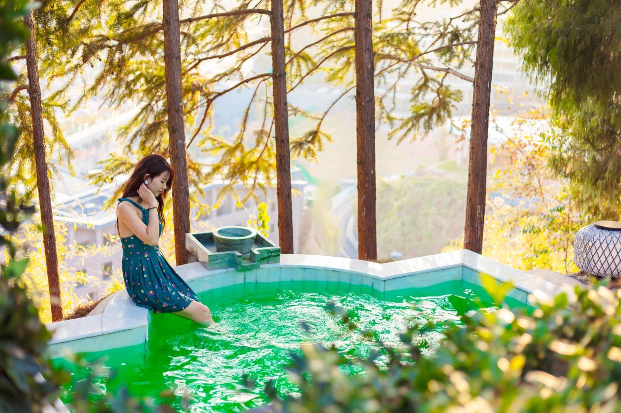 Wyndham Grand Plaza Royale Hot Springs Fenghuang Hotell Eksteriør bilde