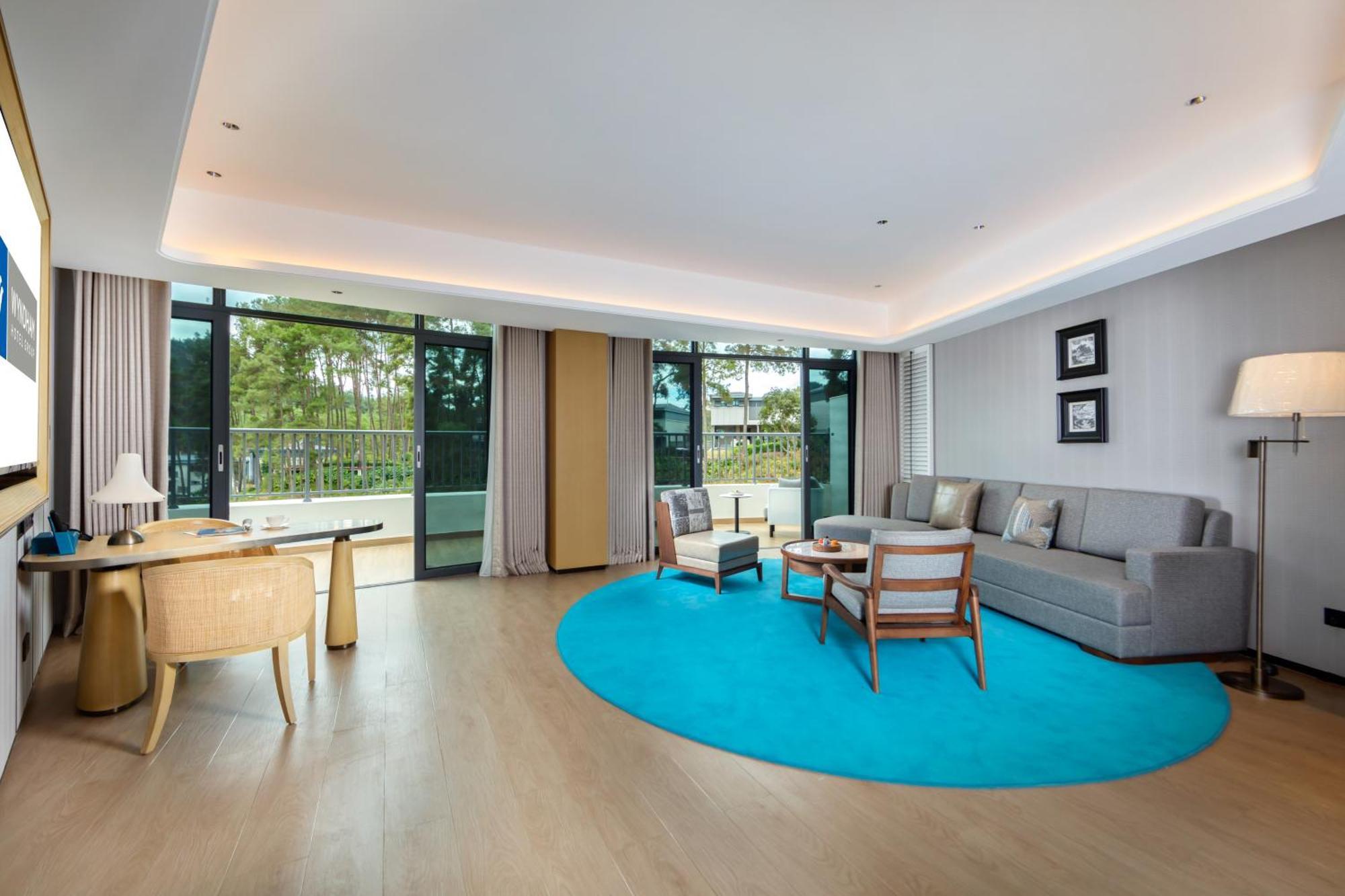 Wyndham Grand Plaza Royale Hot Springs Fenghuang Hotell Eksteriør bilde